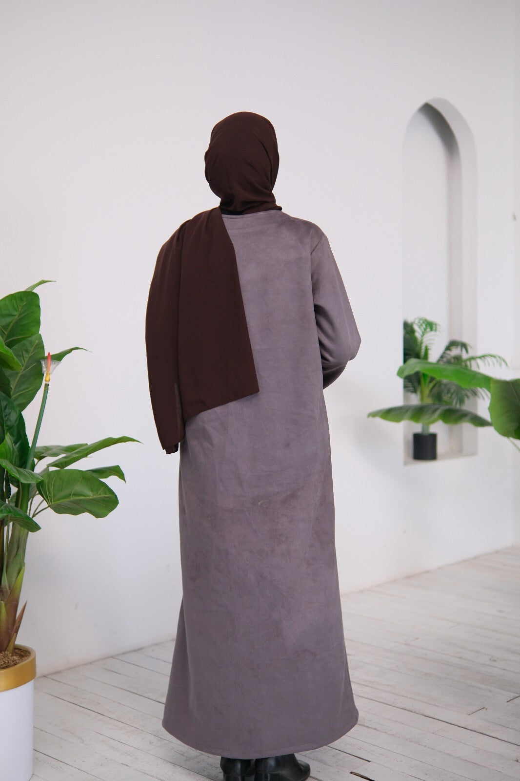 Milena Suede Abaya – Elegant Grade 1 Suede Fabric