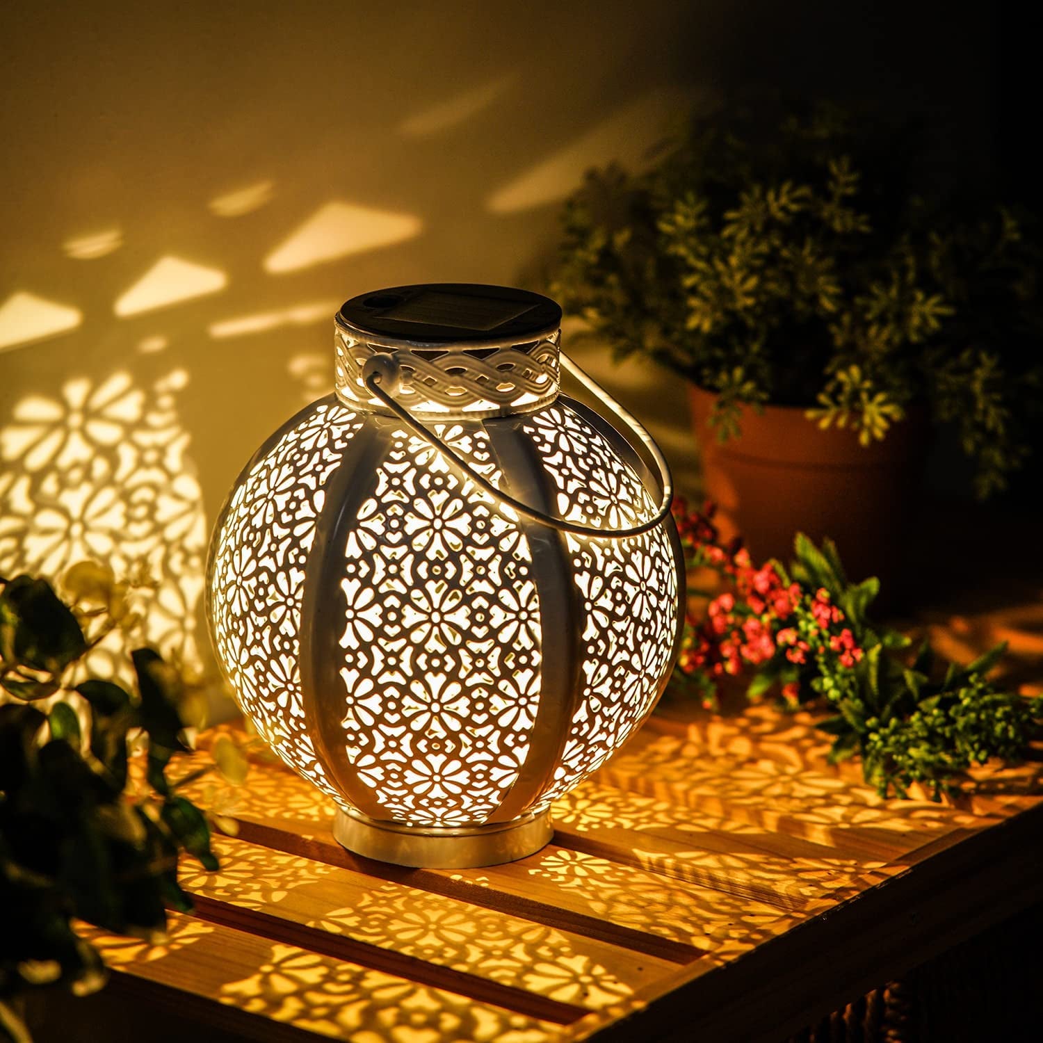 Outdoor Solar Lanterns – 2 Pack Retro Hollow Metal Hanging Lights for Garden & Patio