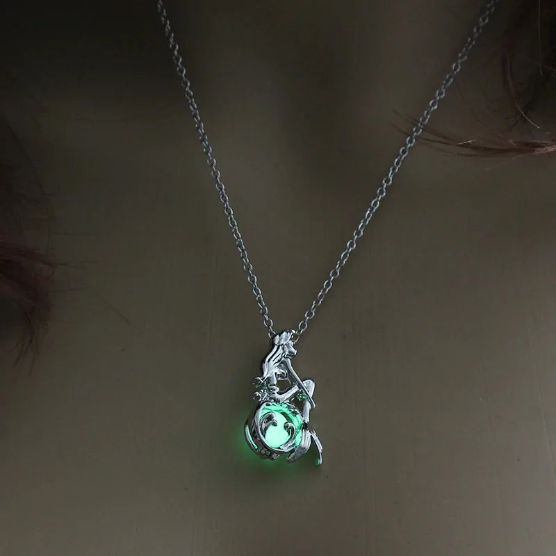 Moon Glowing Necklace