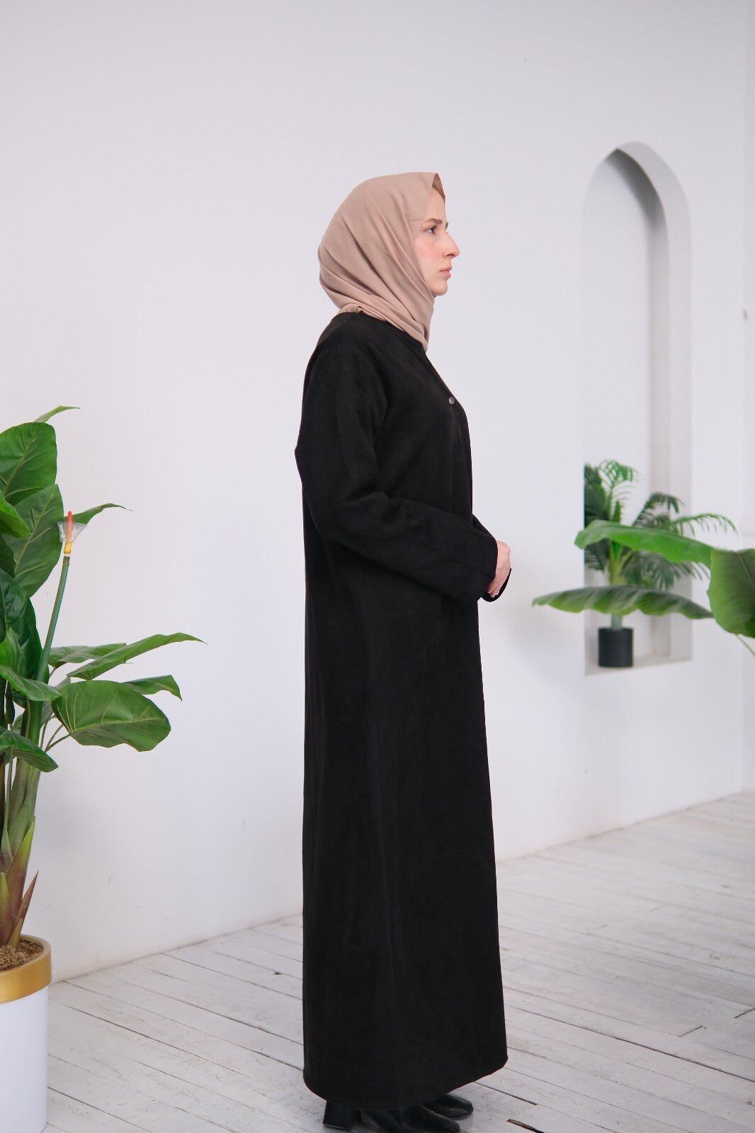 Milena Suede Abaya – Elegant Grade 1 Suede Fabric